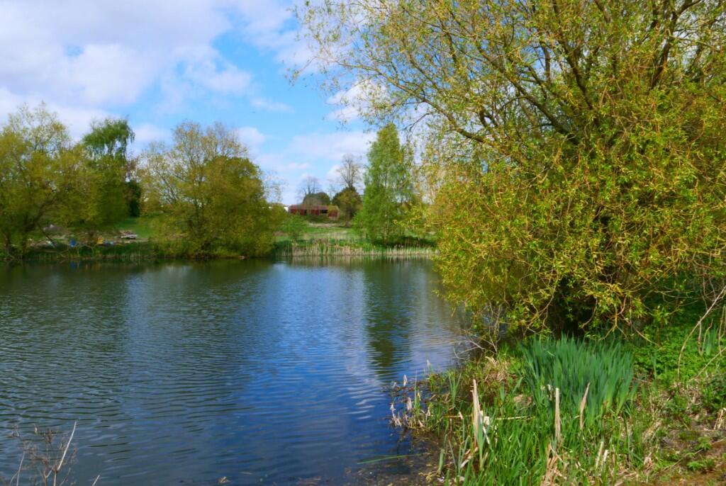 Main image of property: Selby Road, Leeds, West Yorkshire, LS25