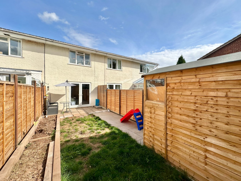 Aintree Avenue, Hereford, HR4 photo 2