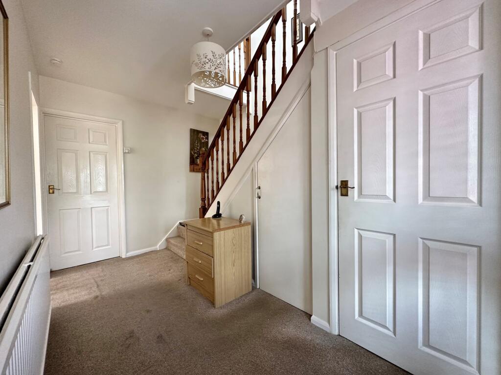 House in Basildon, Great Burstead and South Green - View 4