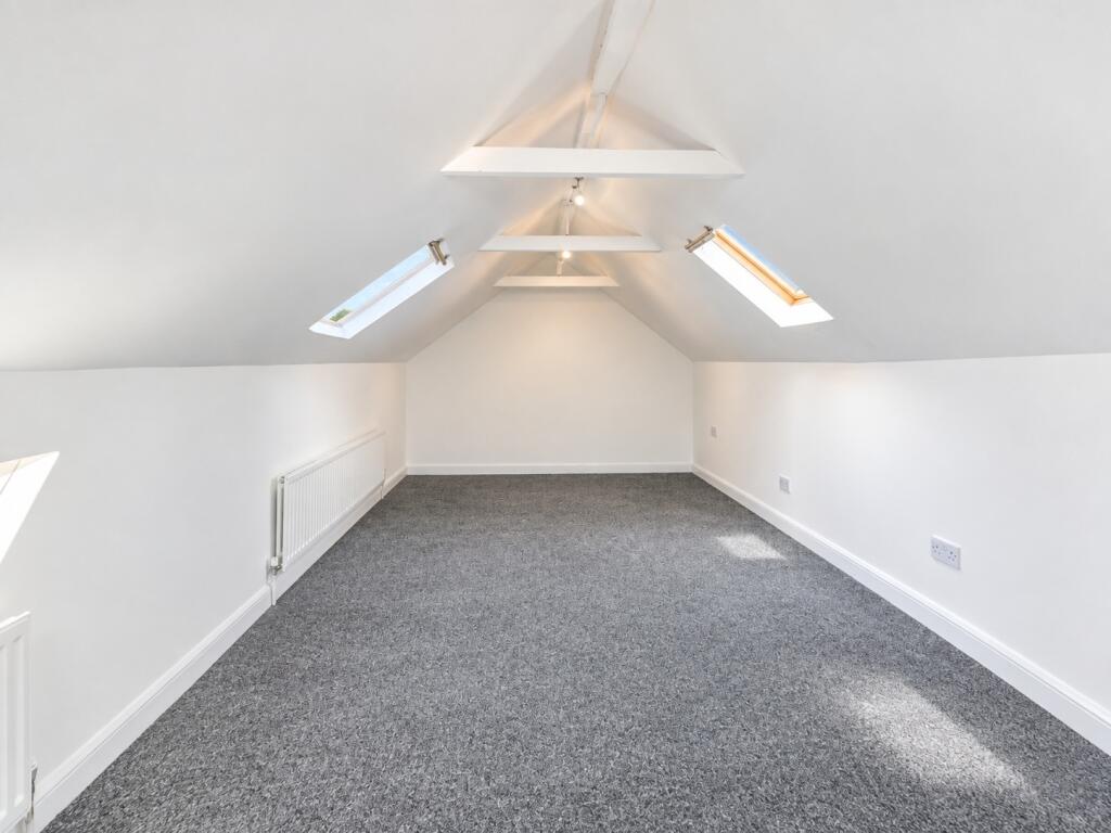 Apartment in Rochester - View 3