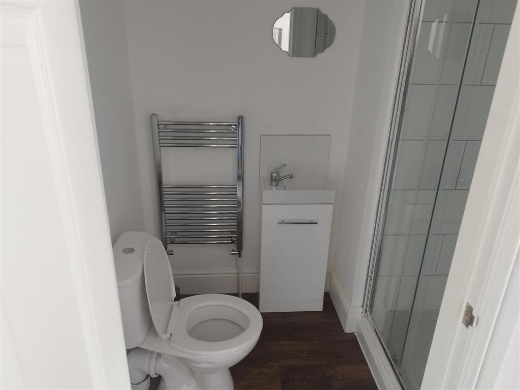 House in Nottingham - View 4