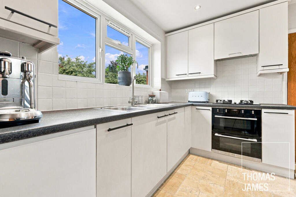 House in Potters Bar, Oakmere - View 3