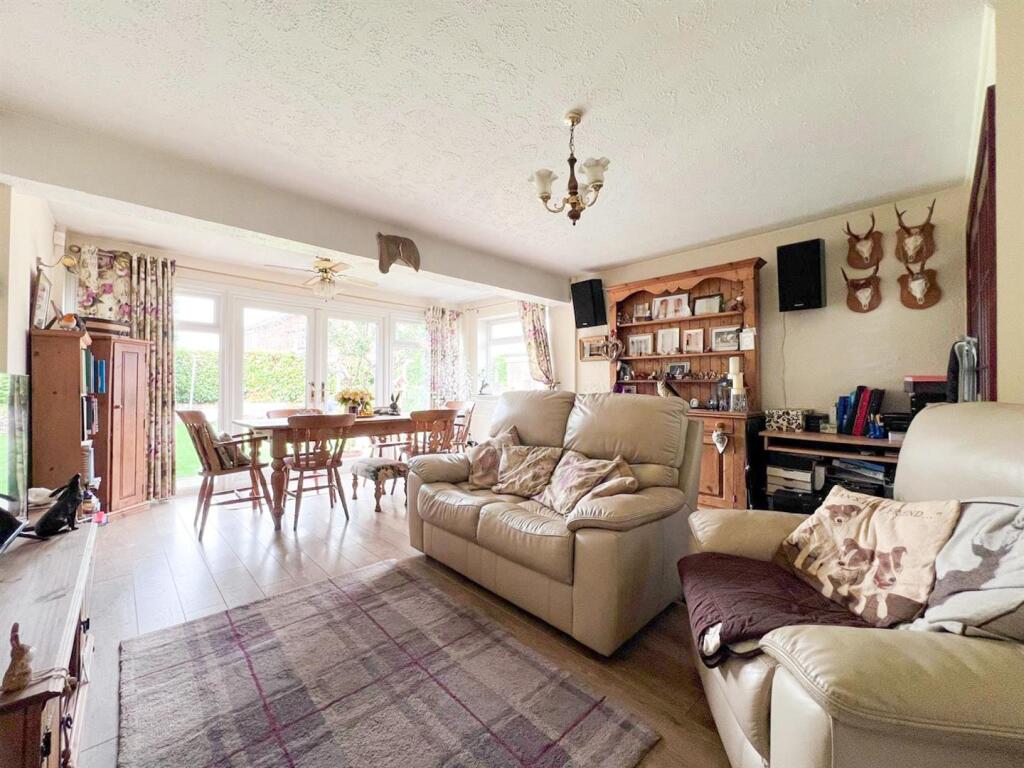 House in Staffordshire Moorlands, Leek - View 5