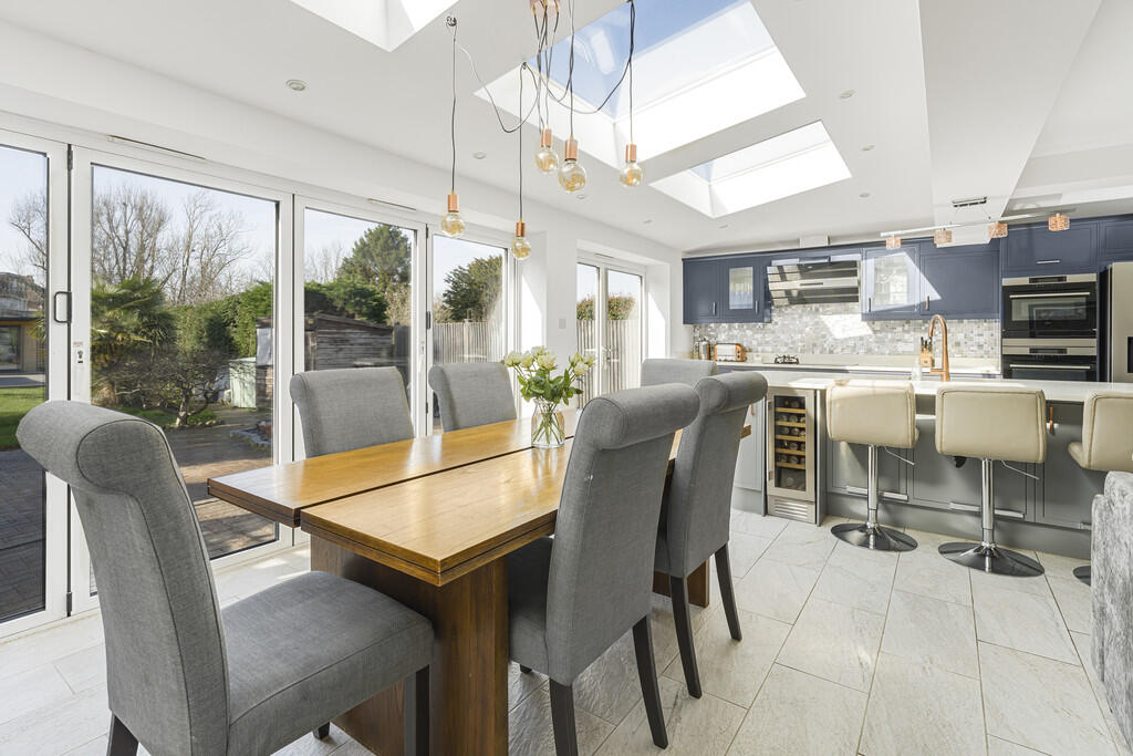 House in London, Royal Borough of Kingston upon Thames - View 2