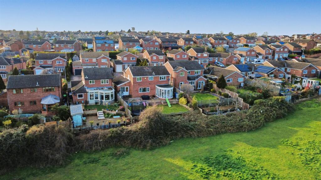 House in Rothwell, North Northamptonshire - View 5