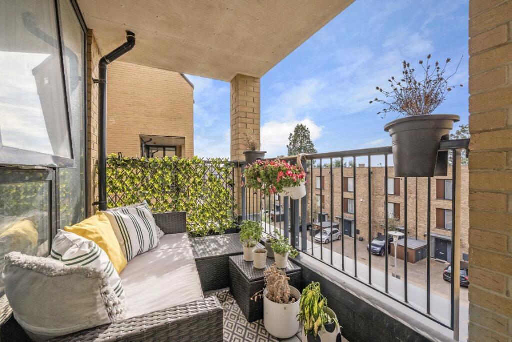 Apartment in London, Oakleigh Park, Whetstone - More