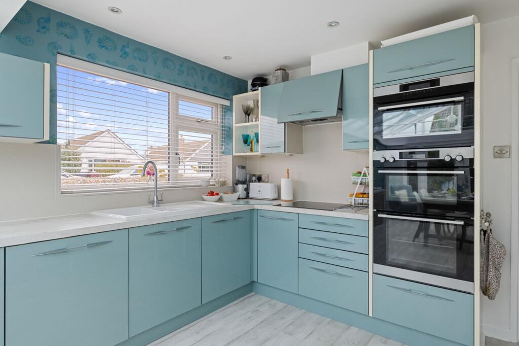 House in Portsmouth - More