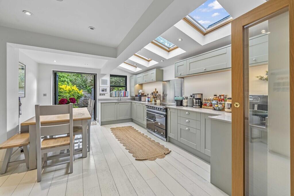 House in Twickenham - View 4