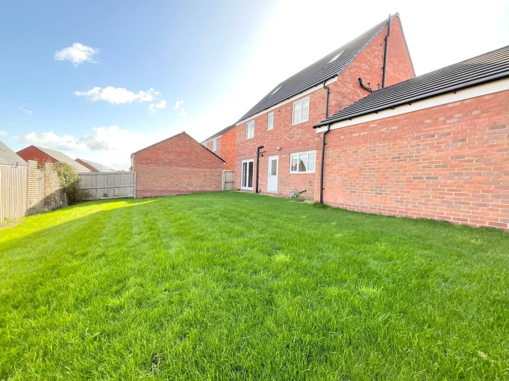 House in Stoke-on-Trent - View 4