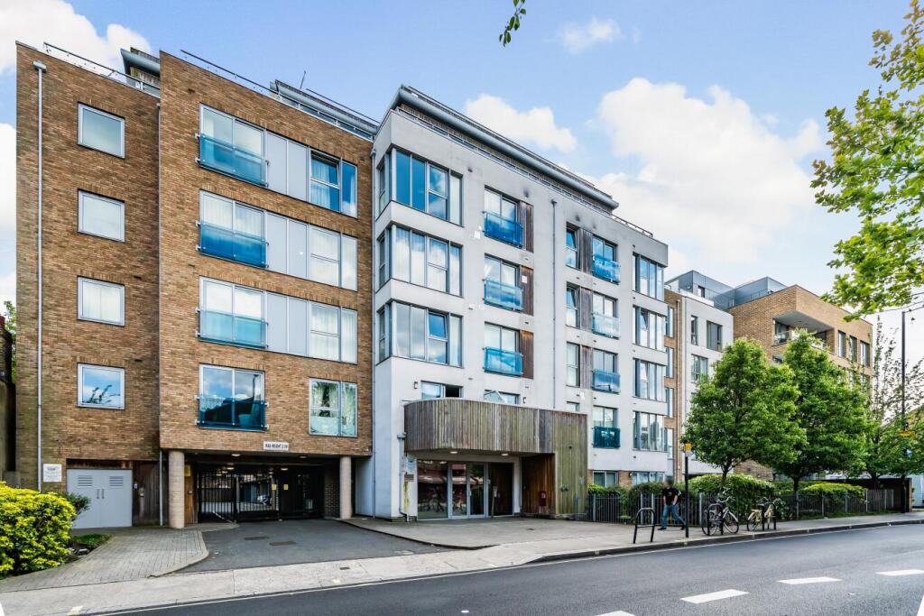 Apartment in London - View 5