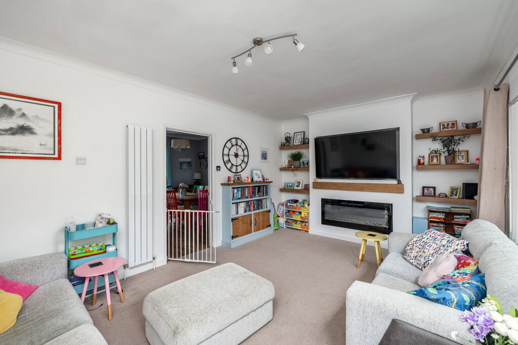 House in Plymouth, Manadon - More