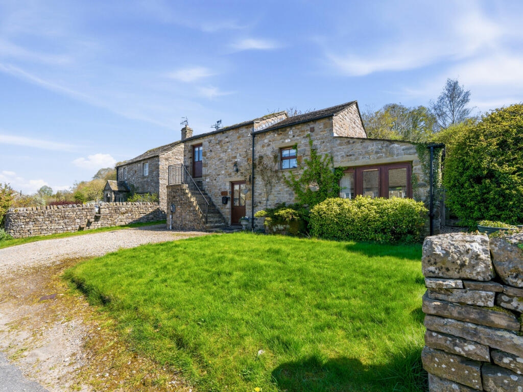 Main image of property: The Stable, Newbiggin, Leyburn, DL8 3TD