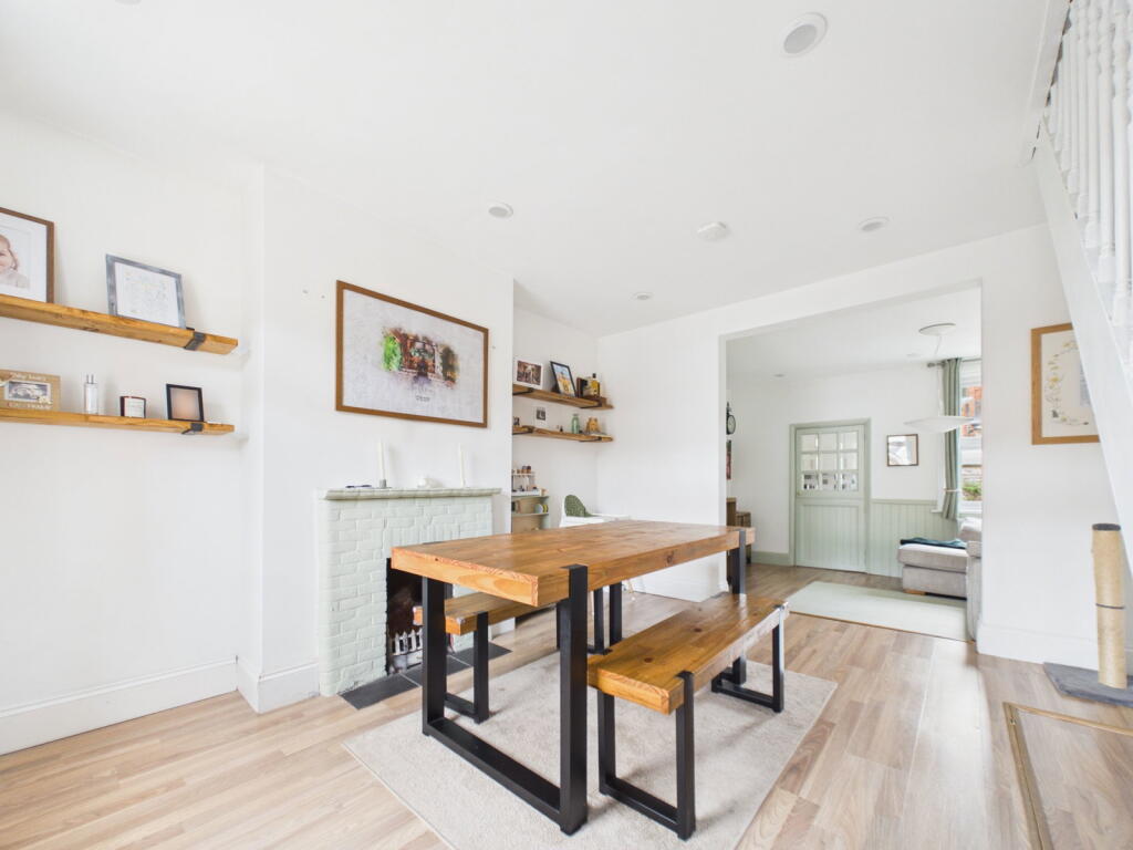 House in Slough, Windsor and Maidenhead - View 2