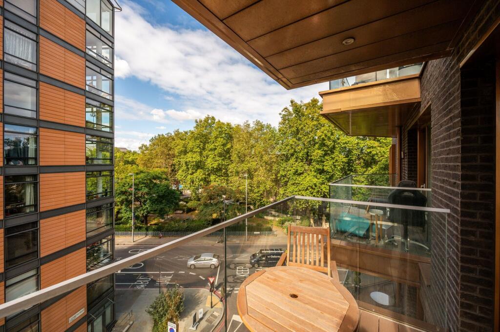 Apartment in London - More