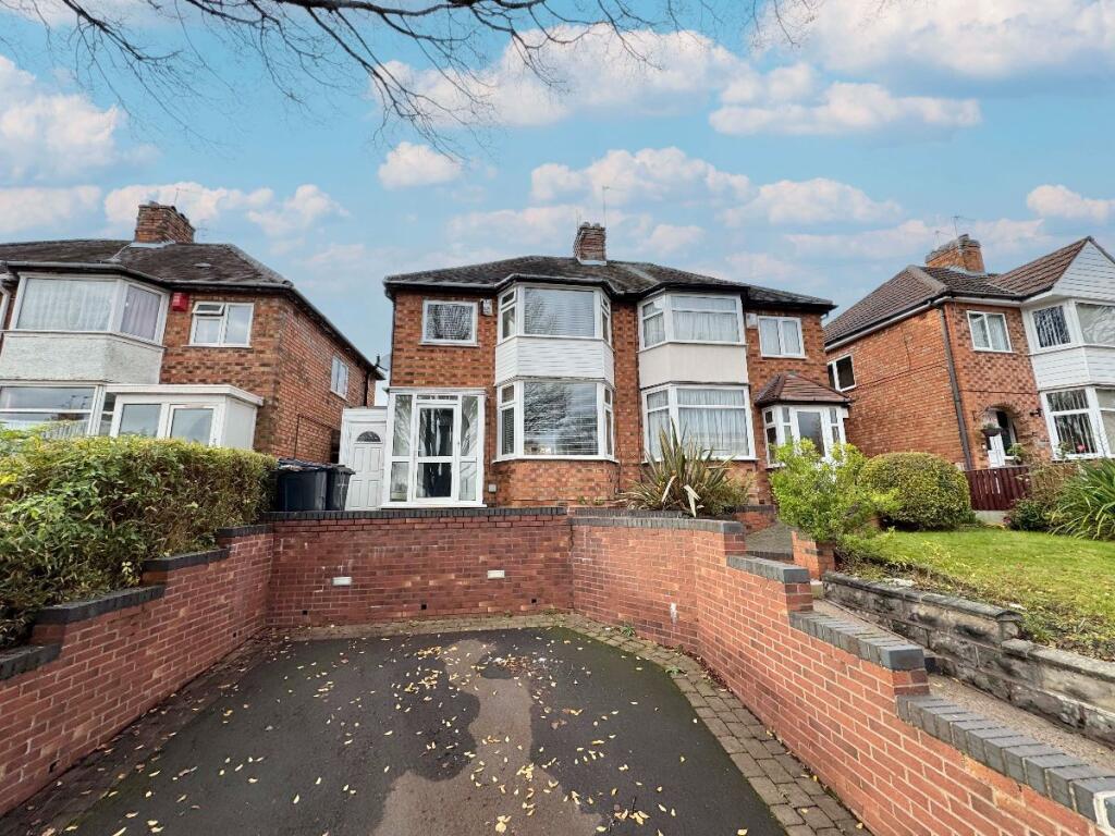 3-bed semi-detached on Steyning Road, Birmingham, £275,000