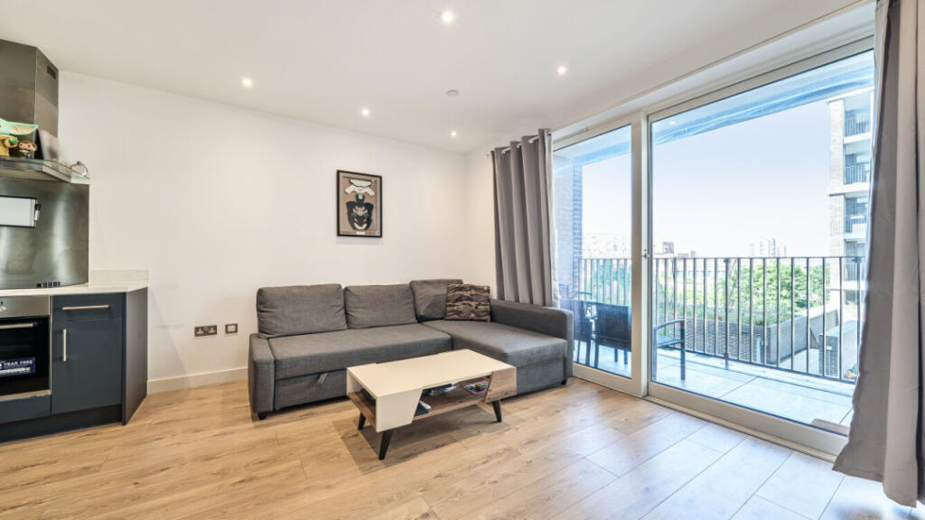 Crestline House, 6 Halewood Way, Rainham, RM13 8RQ photo 4