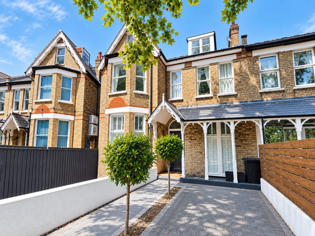 3 Bedroom Flat in BR1 3PR