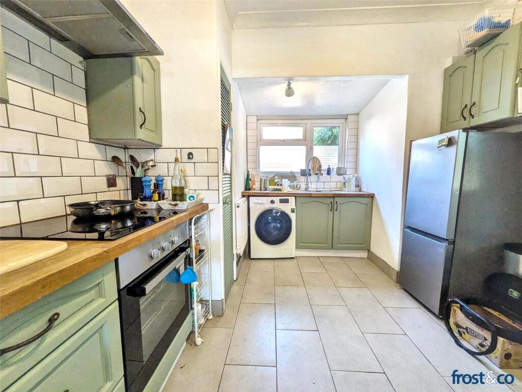 Apartment in Poole, Foxholes - View 4