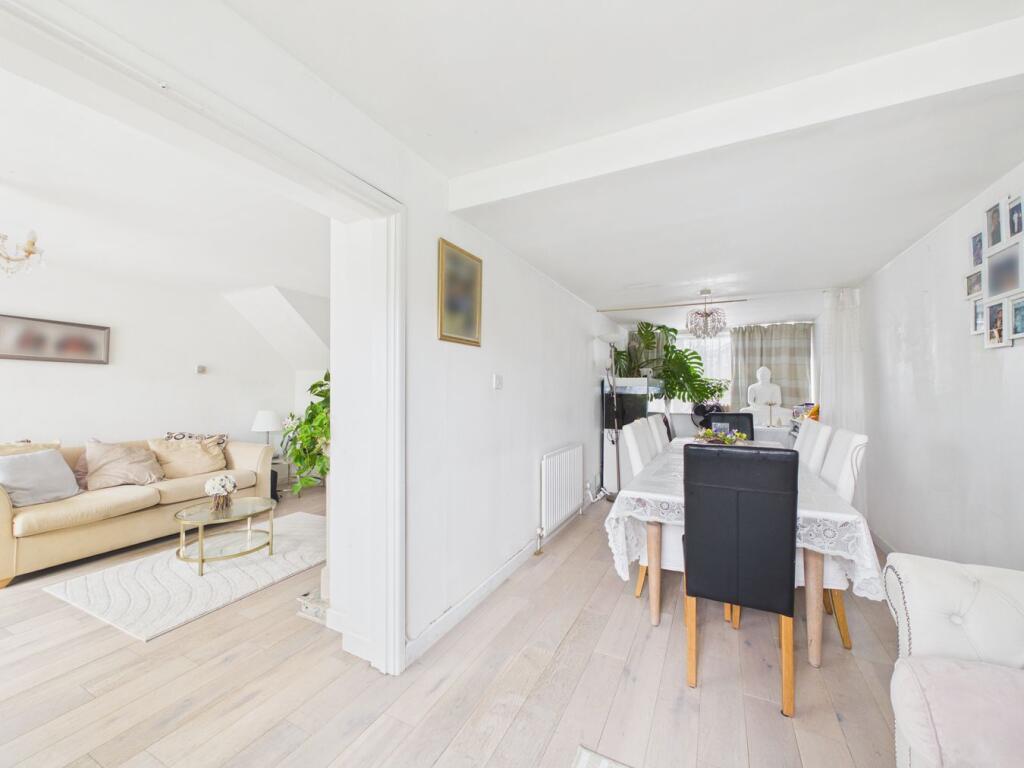 House in Biggleswade, Central Bedfordshire - More