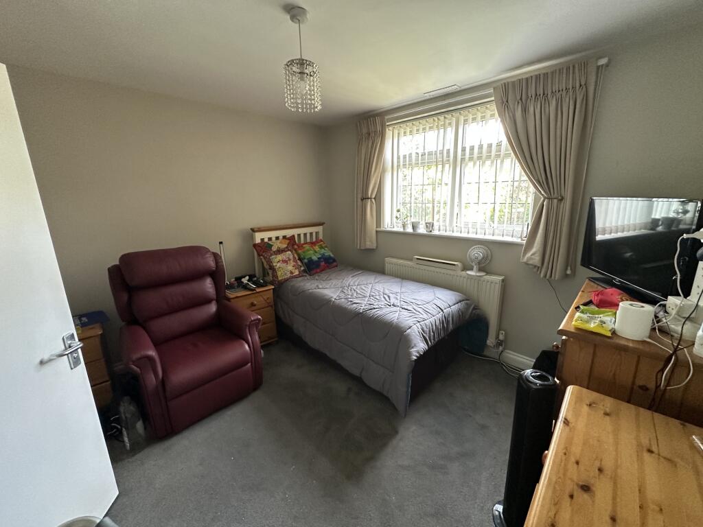 House in Slough - View 4