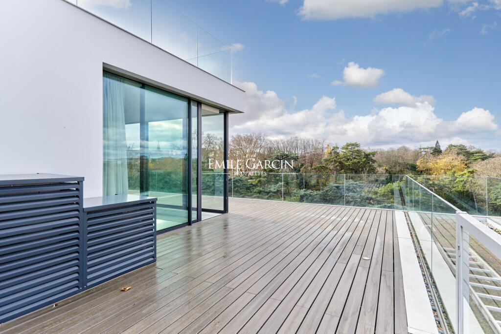 Main image of property: Paris-Isle of France, Paris, Paris 14