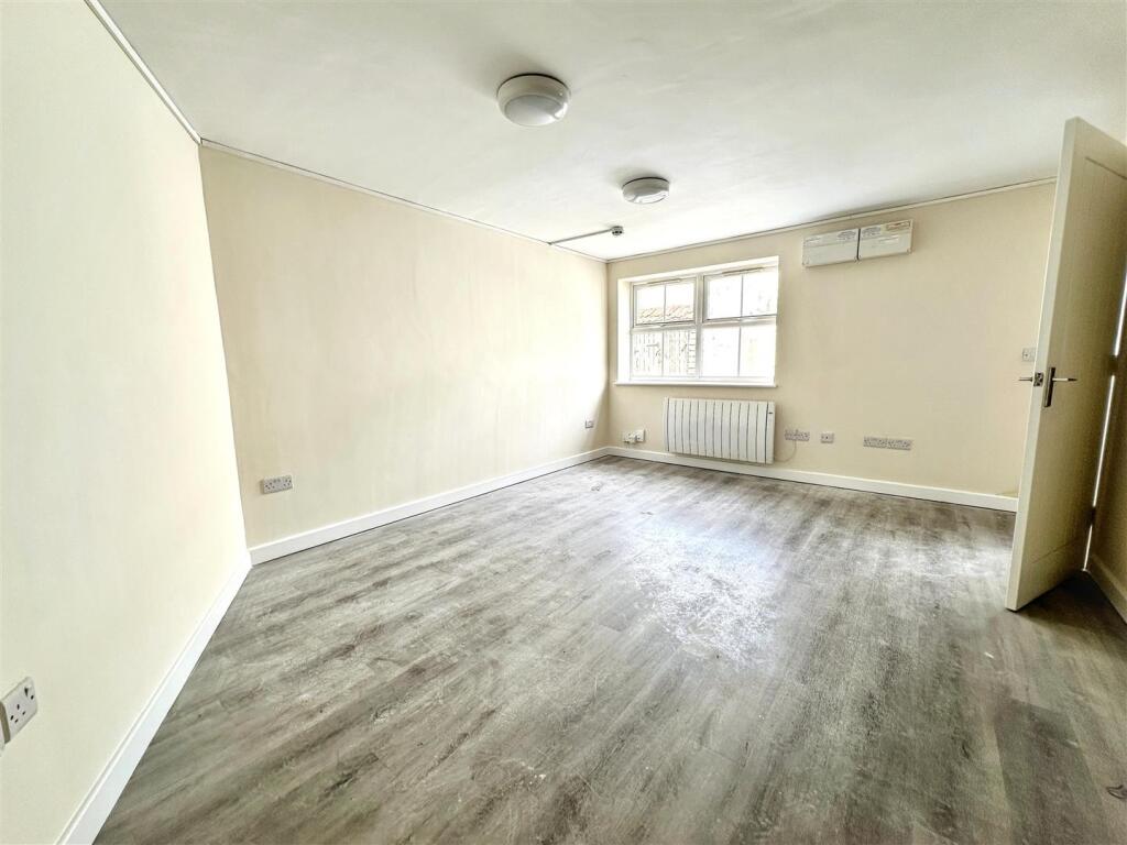 Main image of property: The coach House Kensington Park Easton, Bristol, BS5