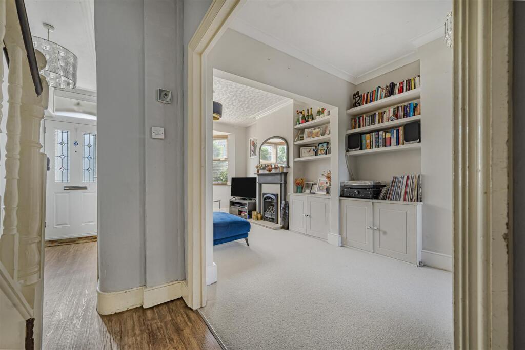 House in London, Chatterton Village, Southborough - View 2
