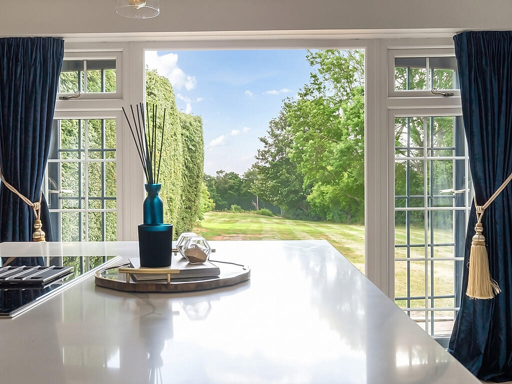 House in Reading, Swallowfield - More