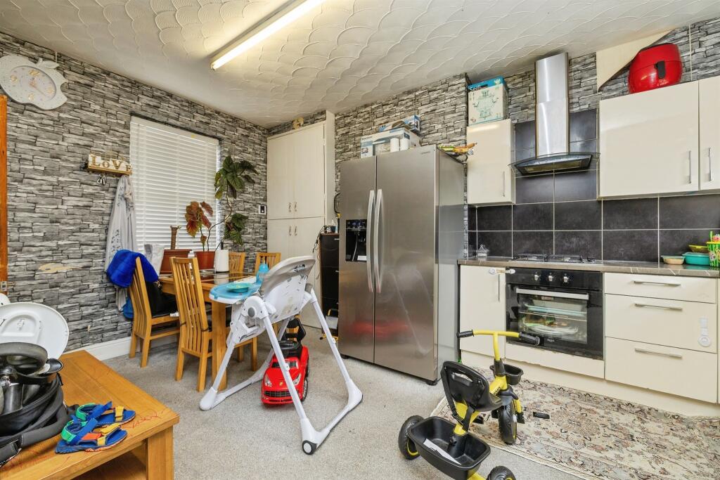 House in Lincoln, Lincolnshire - View 5