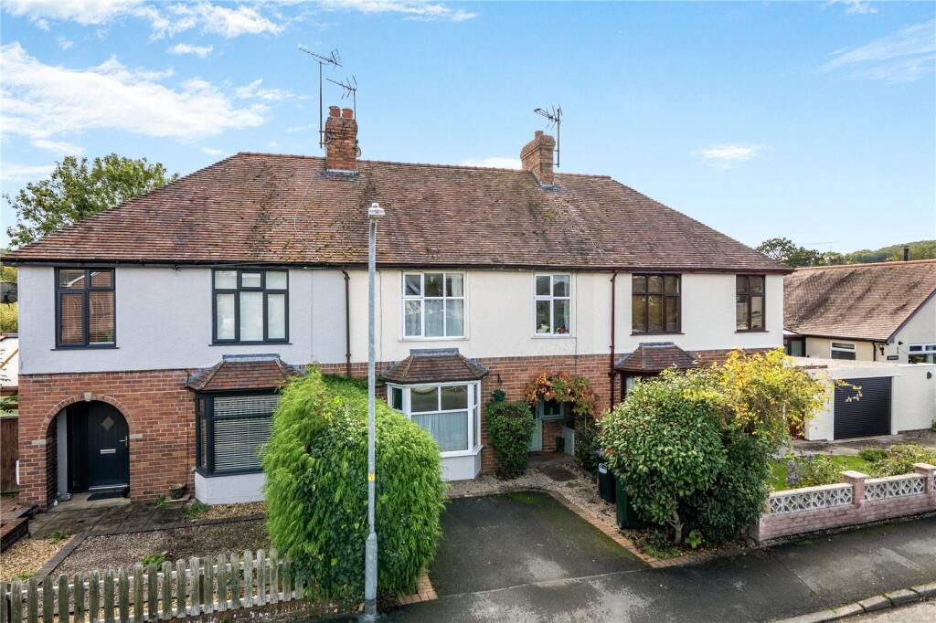 3-bed terraced on 10, Meadow Road, Craven Arms, Shropshire, £215,000