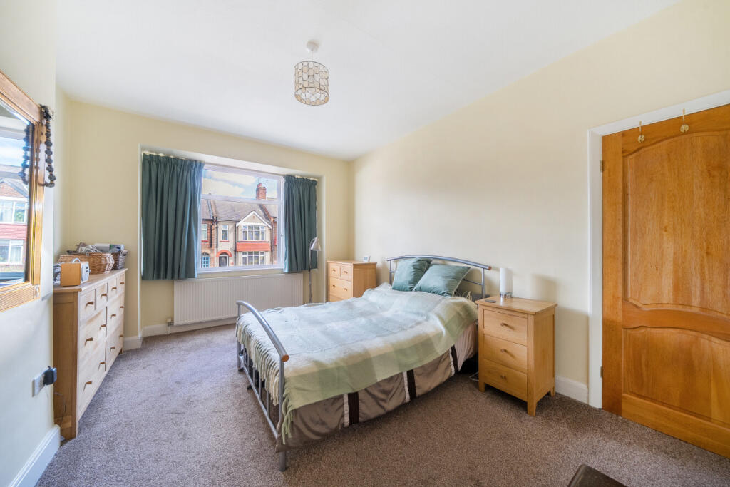 House in London, Blackheath Royal Standard, Kidbrooke - More