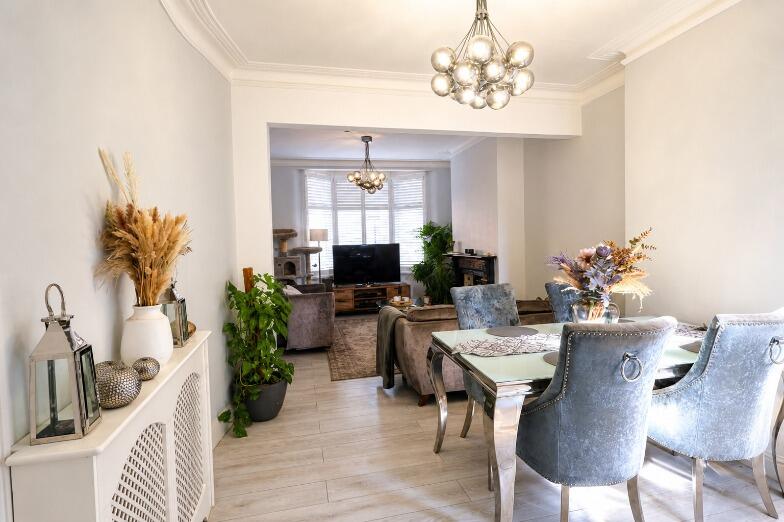 House in London - View 3