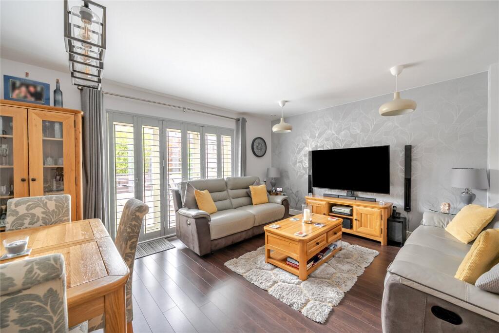 White Hart Close, Ripley, Surrey, GU23 photo 4