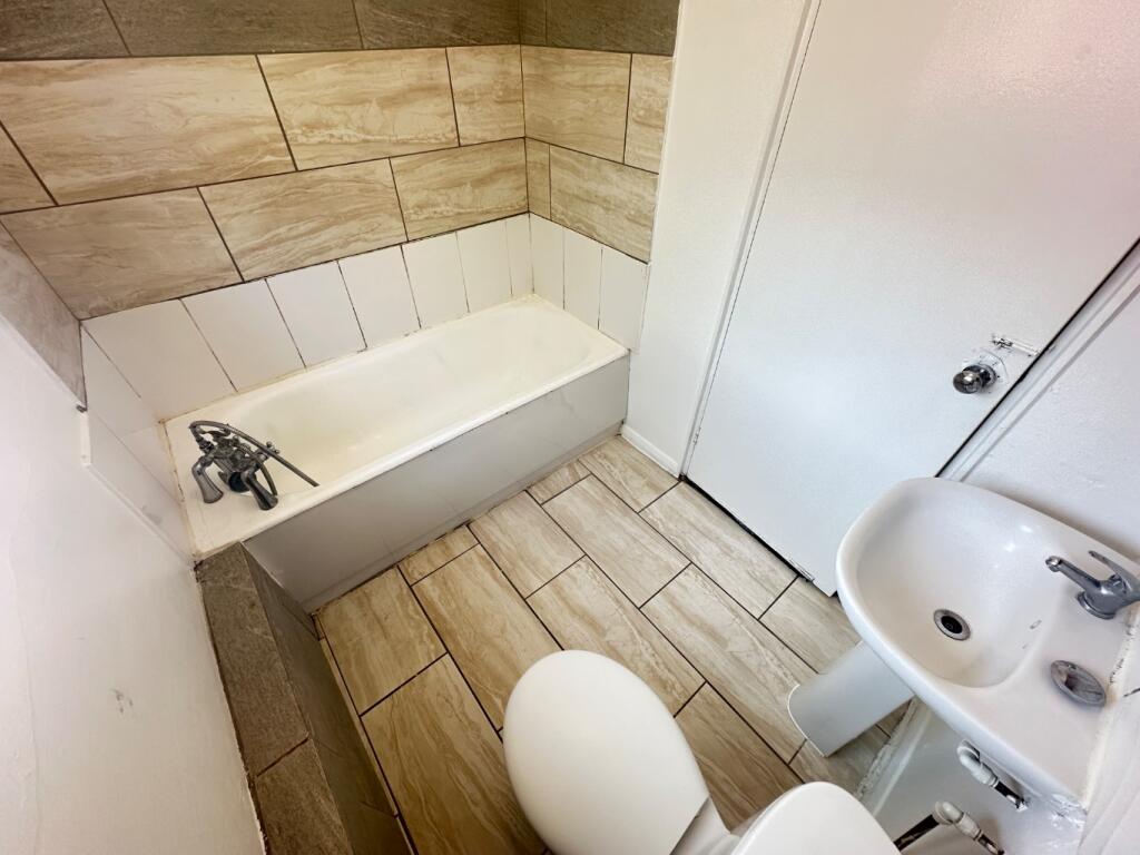 Apartment in Luton - View 5