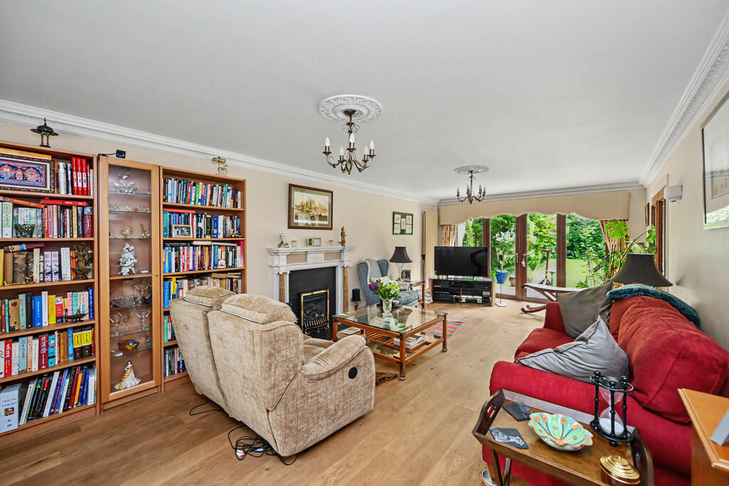 House in Rugby, Warwickshire - View 4