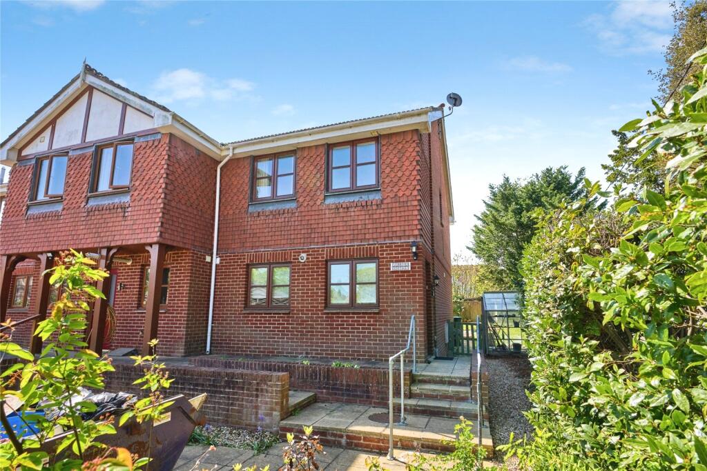 Warden Road, Totland Bay, Isle of Wight, PO39 - View 4