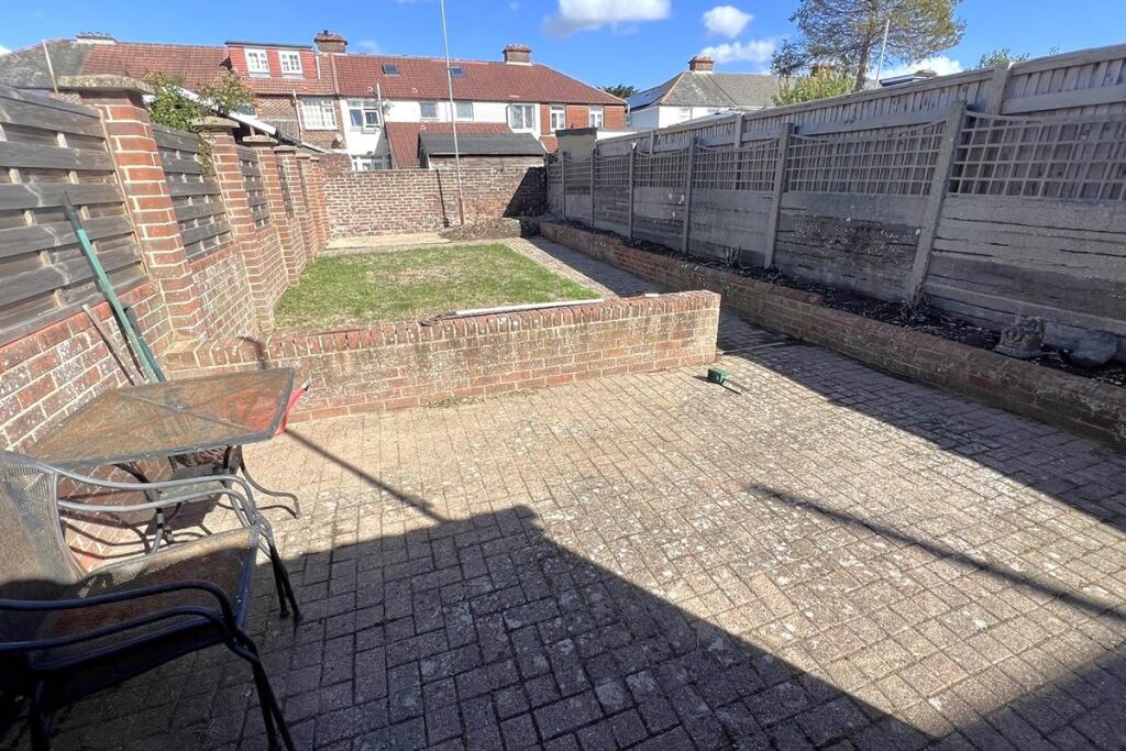 House in Portsmouth - View 3