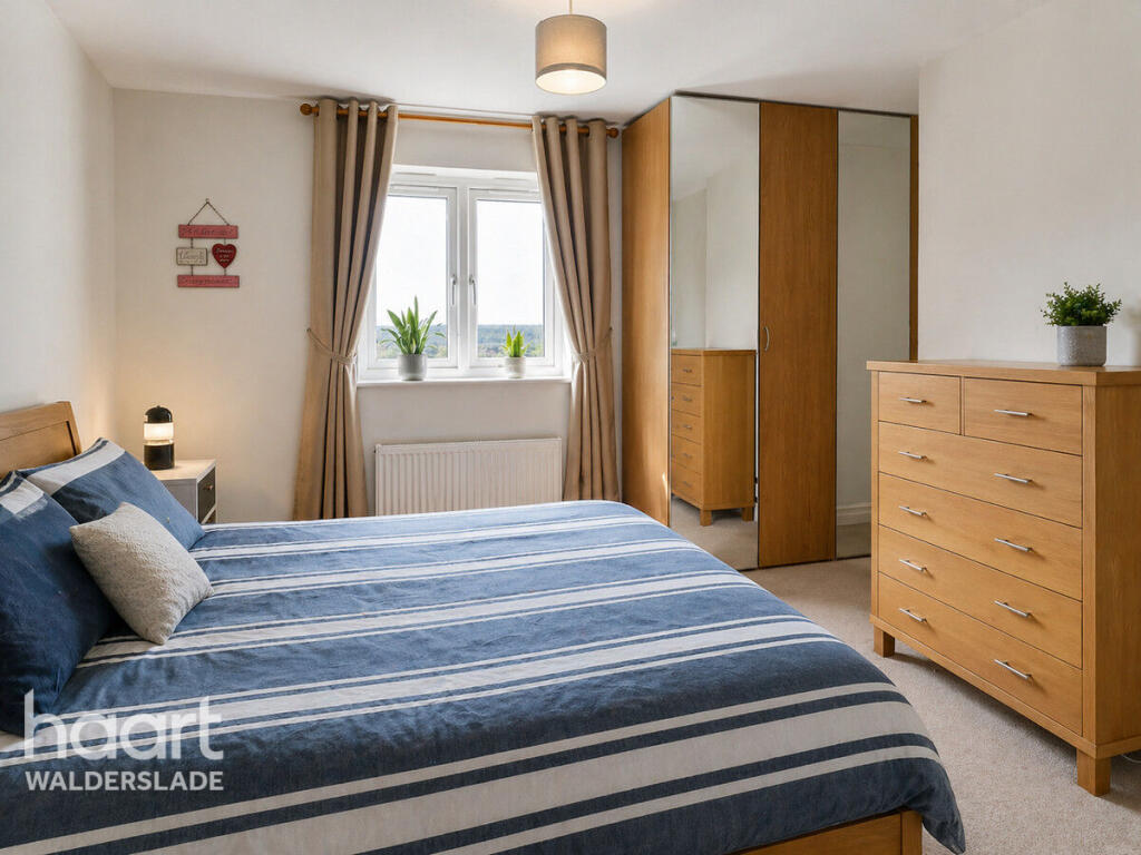 House in Chatham, Luton - More