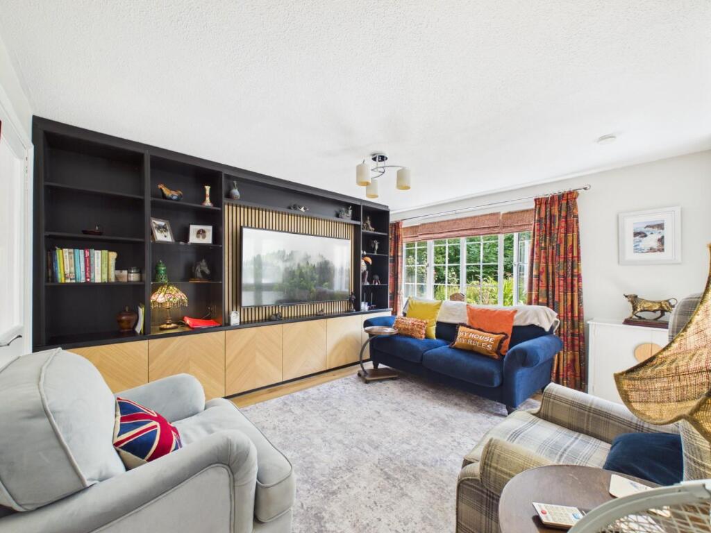 Kempton Close, Thornbury, Bristol photo 3
