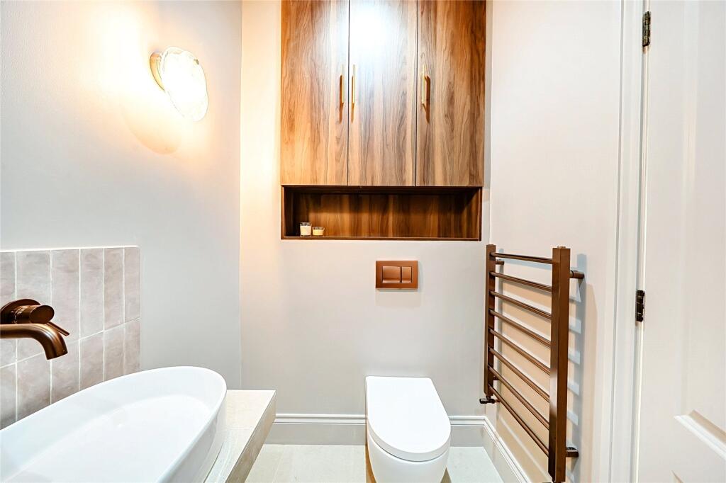 Apartment in London - More