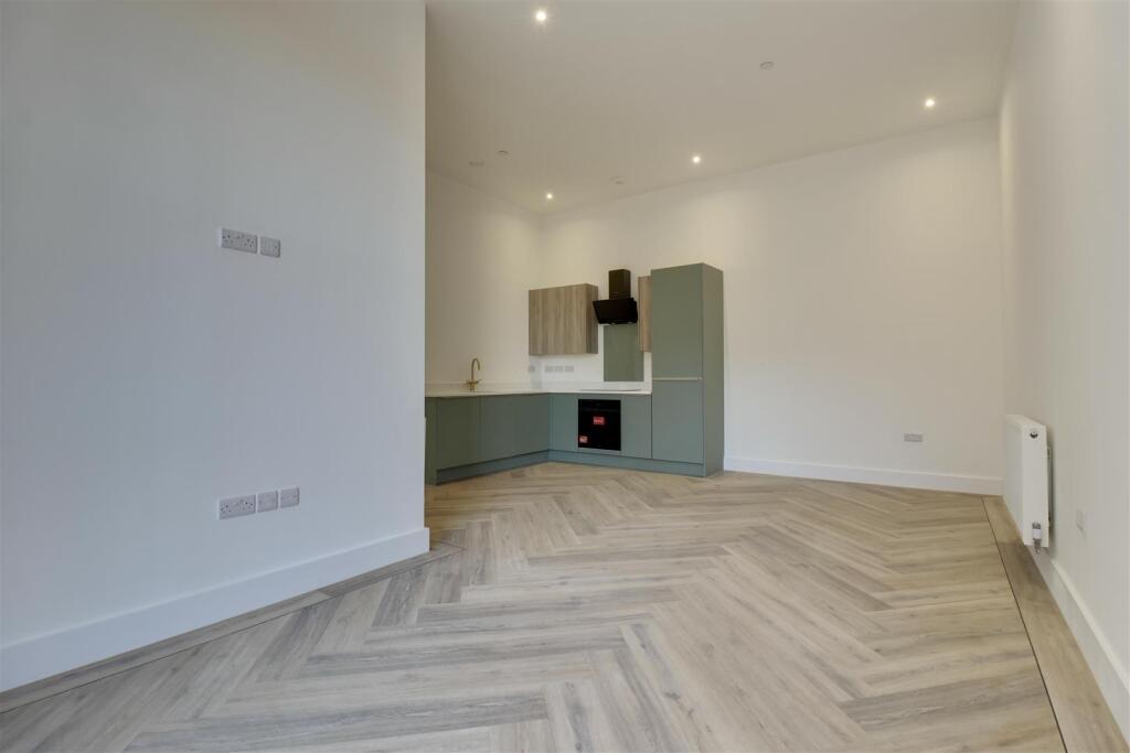 Apartment in Portsmouth - View 5