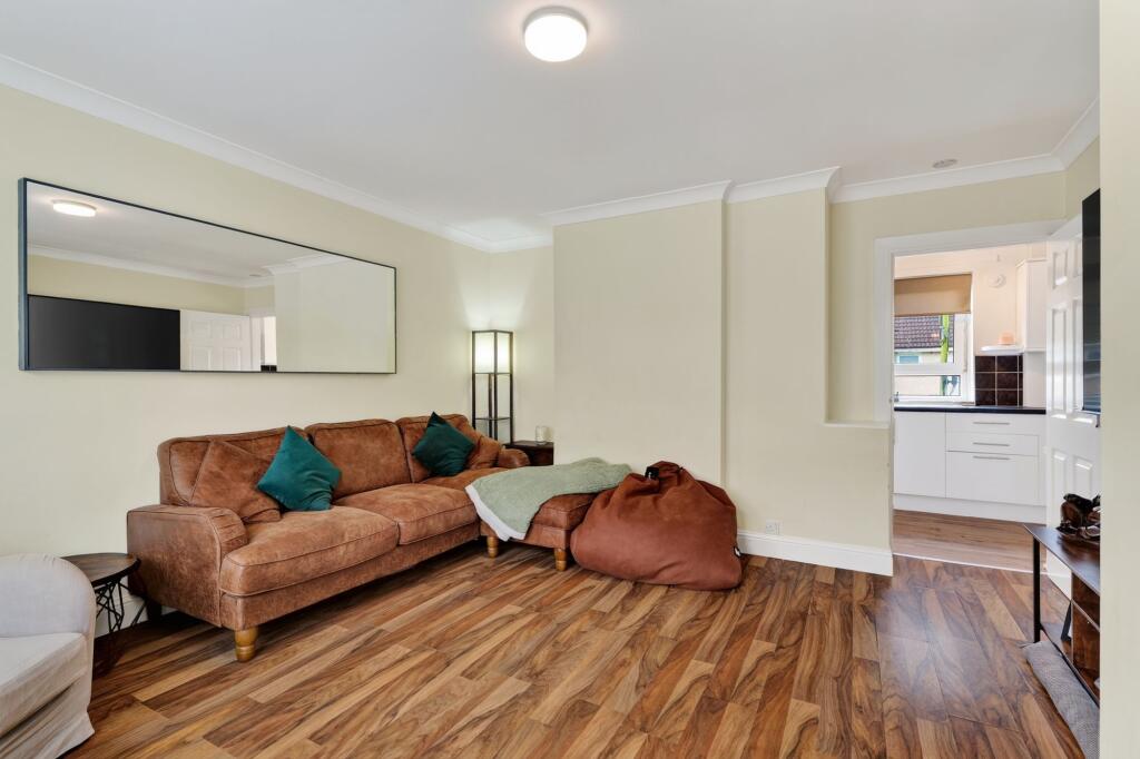 House in Coatbridge, North Lanarkshire - More