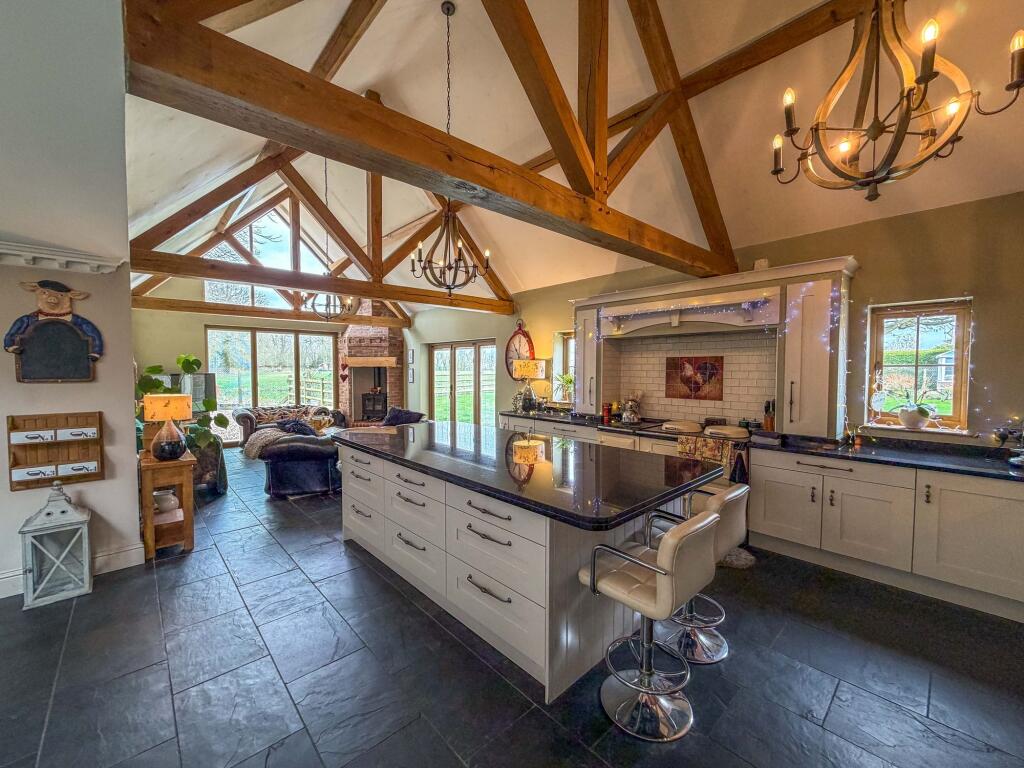 Weston Lane, Bulkington, CV12 photo 4