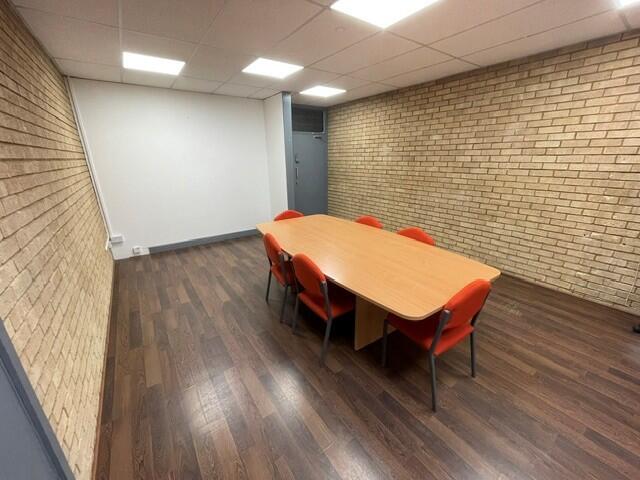 Photo 10