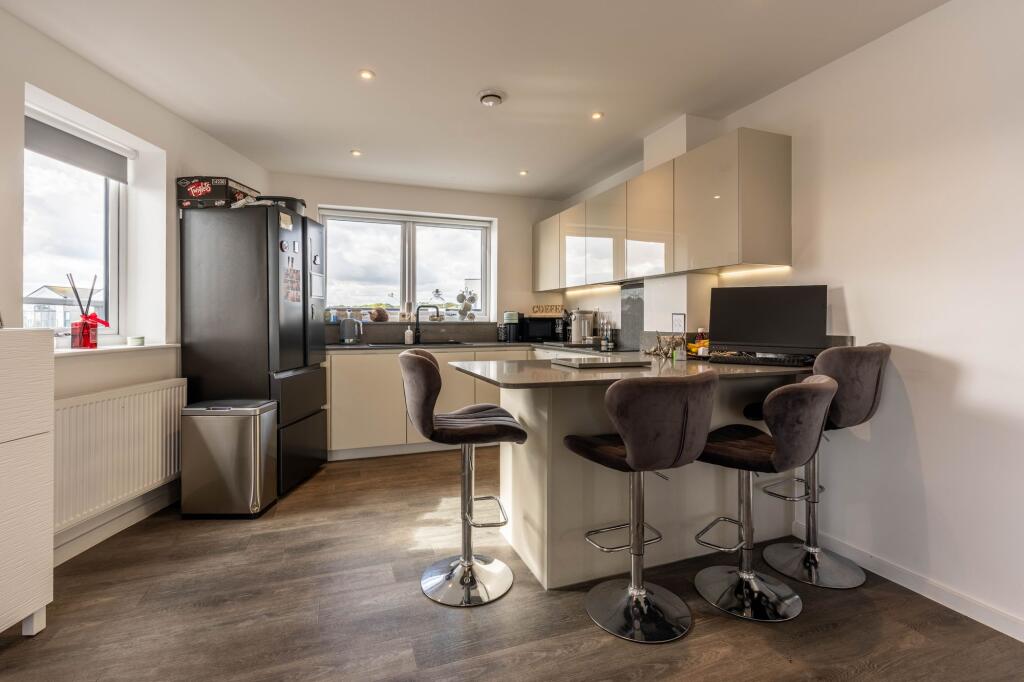 Apartment in Gillingham, St. Marys Island - View 4