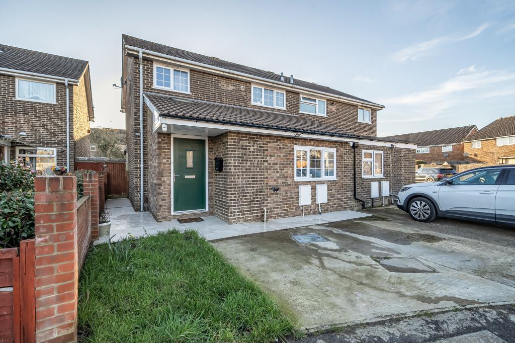 Main image of property: St Andrews, Bracknell, RG12