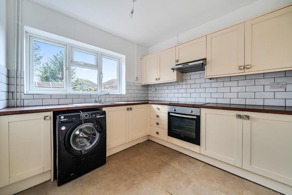 Apartment in Eastleigh, Hamble-le-Rice - View 4