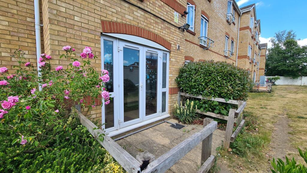 Dominion Close, Hounslow, TW3 - View 2