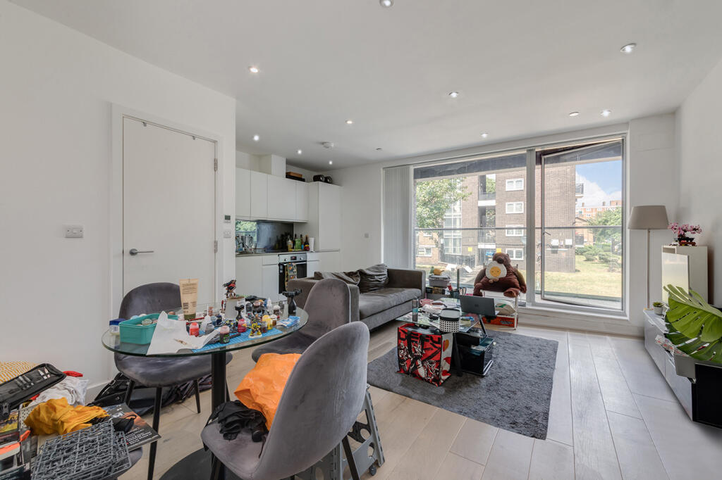 Apartment in London - More