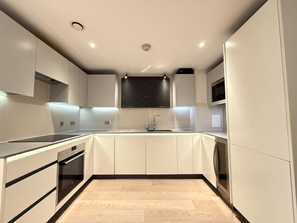 Apartment in London - View 2